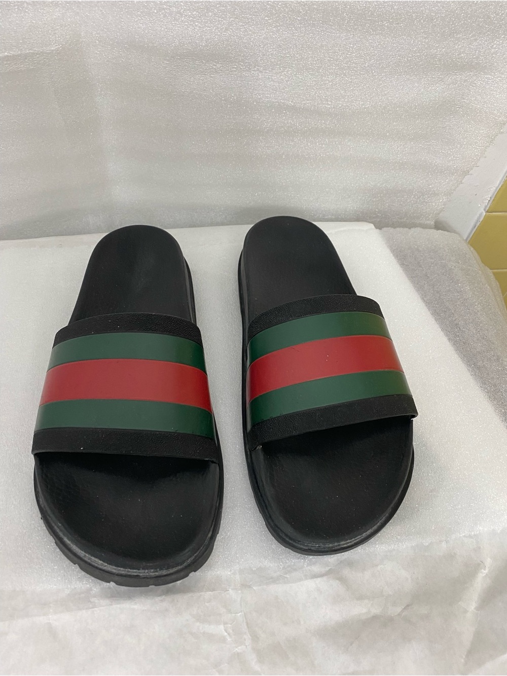 Gucci Web Slide Sandal . Made in Italy Size 11 . Serial number 429468